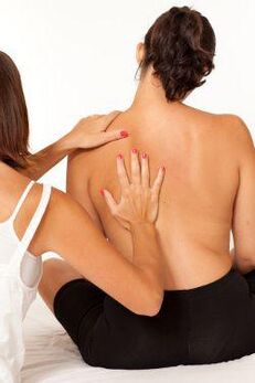 masaj pentru durere sub omoplatul stâng